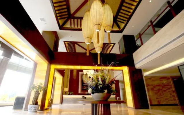 Rongting Holiday Inn Luoping