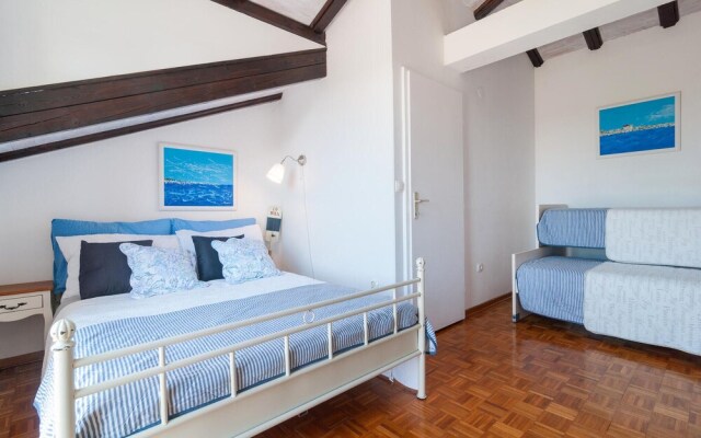 Amazing Home in Milna With Wifi and 6 Bedrooms