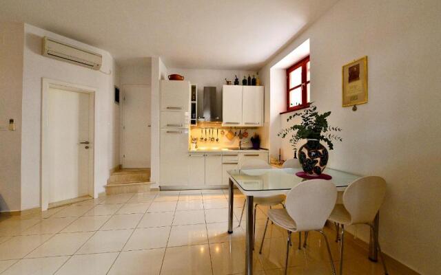 Sunny Bobica Apartments