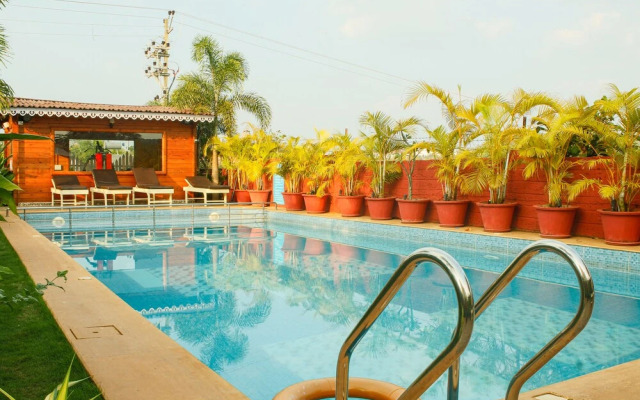 Grand Vatika Resort
