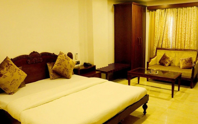 Hotel Ashray