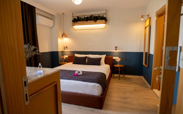 Urla 1867 Hotel