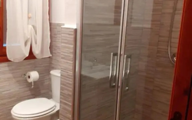 casa rosa nel residence mirice con piscina ,wifi,condizionatore - vicino al mare