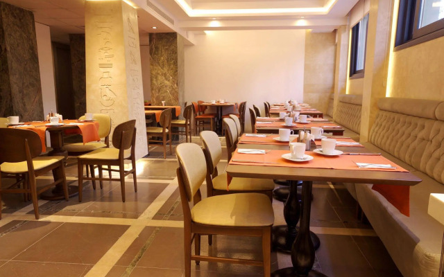 Peyk Hotel
