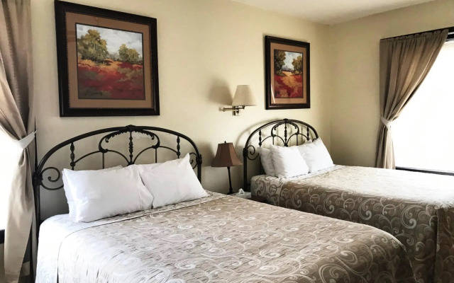 Riverside Hot Springs Inn & Spa - Adults Only