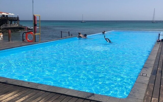 AJP Holidays - Porto Antigo 2 Beachfront Apartment