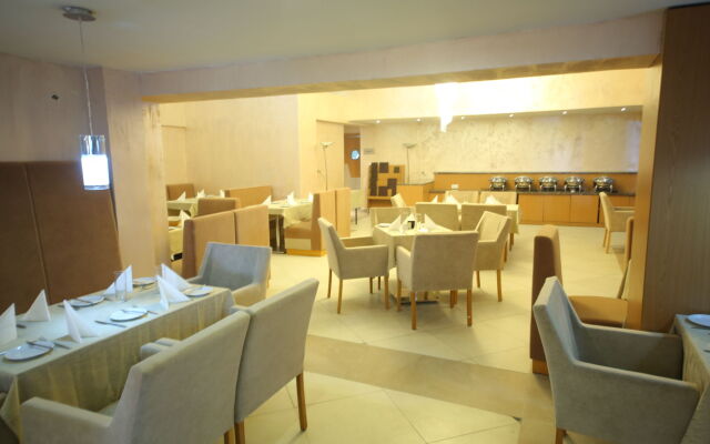 Momona Hotel