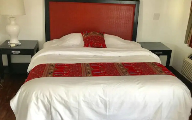 Norwalk Inn & Suites
