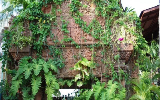 White House Beach Resort And Spa