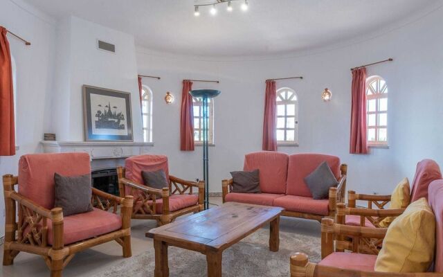 Modern Villa in Albufeira With Private Swimming Pool