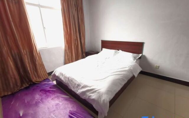 Xiya Bay Hotel (Chuxiong taiyangli Park store)