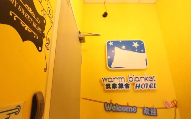 Warm Blanket Hotel - Hostel