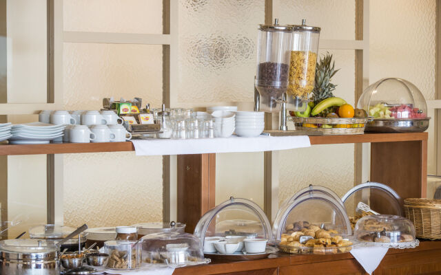 Colonides Beach Hotel