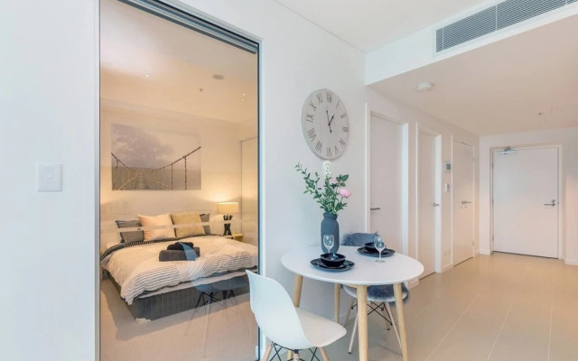 SKY Heart of BNE City 2bed APT Pool& Gym Qbn222-18