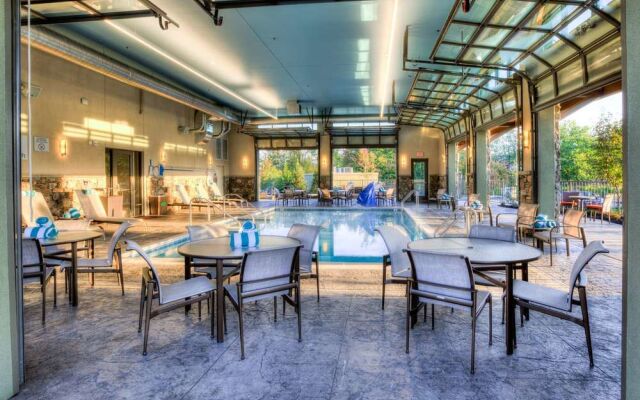 Courtyard Pigeon Forge