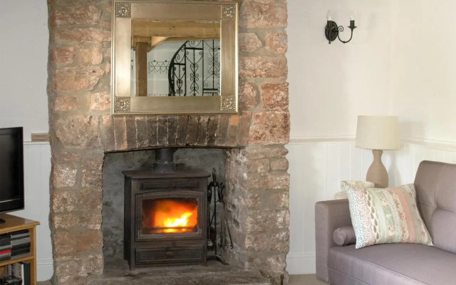 Hollies Cottage
