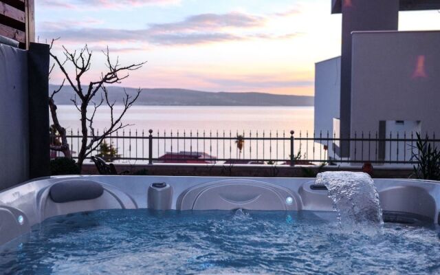 Apartment and Rooms Ana