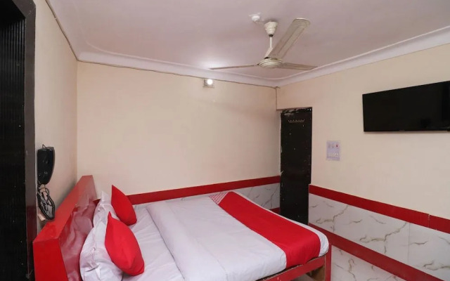 DR Hotel & Lodge by OYO Rooms