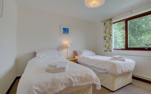 Spacious Holiday Home in Little Petherick With Garden