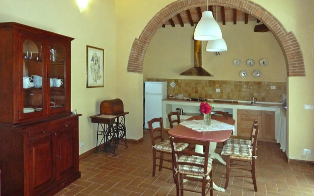 Rustic House in Tuscany With Shared Pool