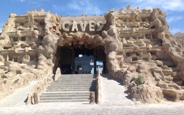 Caves Beach Resort Hurghada