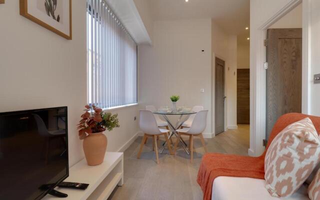La Casa Suites Slough