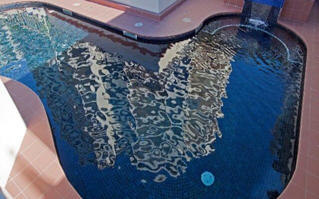 Cairns Aquarius