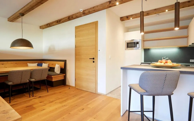 Large Chalet With Carmine and Wellness Area
