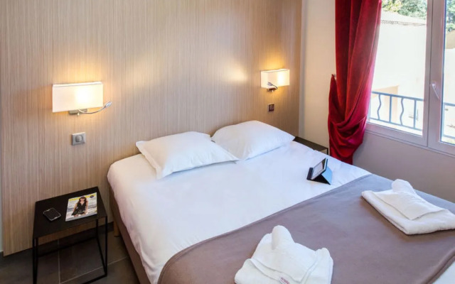 Les Perles de Saint Tropez (POG161)