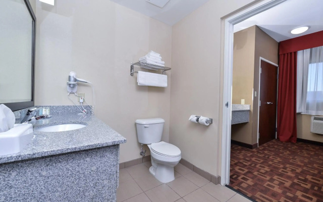 Comfort Inn & Suites Page at Lake Powell