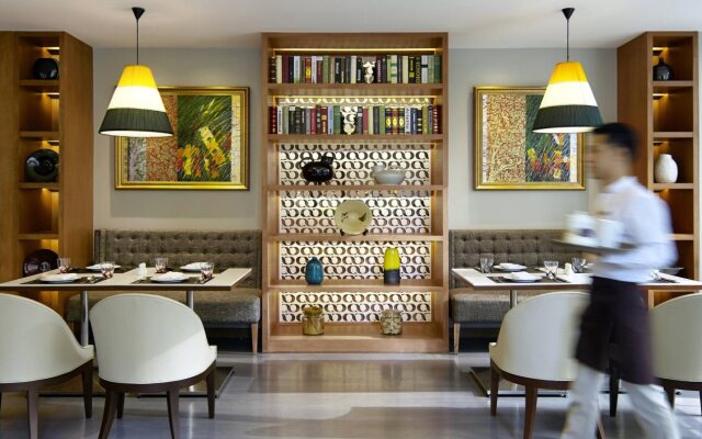 Mayfair Bangkok Marriott Executive Apartments SHA Plus +