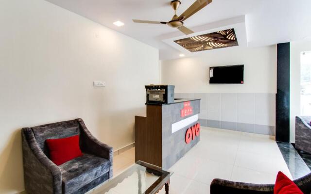 OYO Flagship Hotel GV Residency