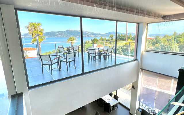 Thalassa Hotel