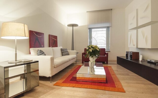 In Rome at Spanish Steps Classy Apartment With Modern Design in an Historic Palazzo