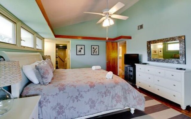HoneyWood House