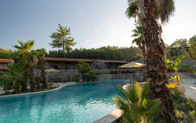 Izz Getaway – Adults Only