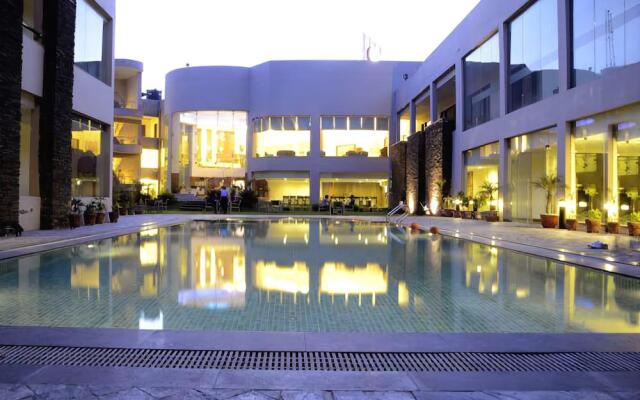 Hans Resorts