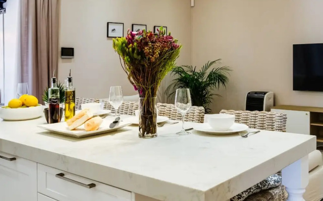 Elegant Charm Retreat Central Treasure