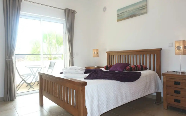 B25 - Abrotea 2 Bed Apartment by DreamAlgarve