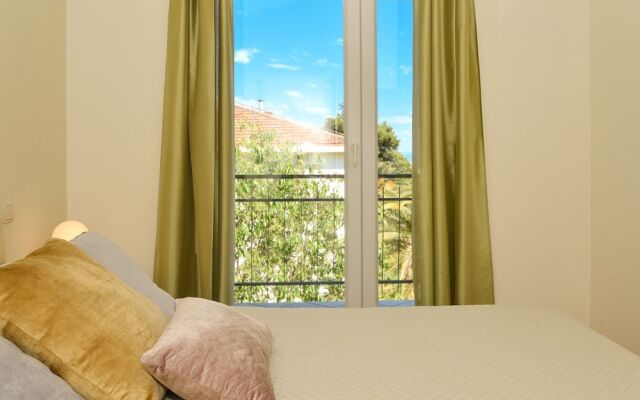 Mar deLuxe Apartments