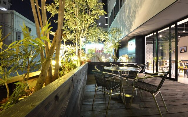 Very Hostel Namba