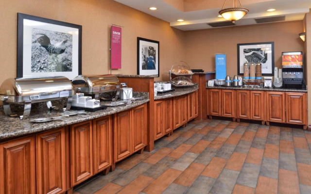 Hampton Inn Kansas City Northeast