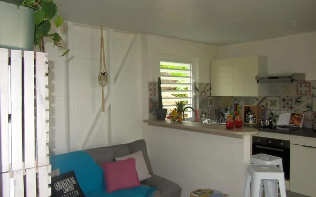 Or bleu-Bungalow volcan Soufriere-Vue sur mer