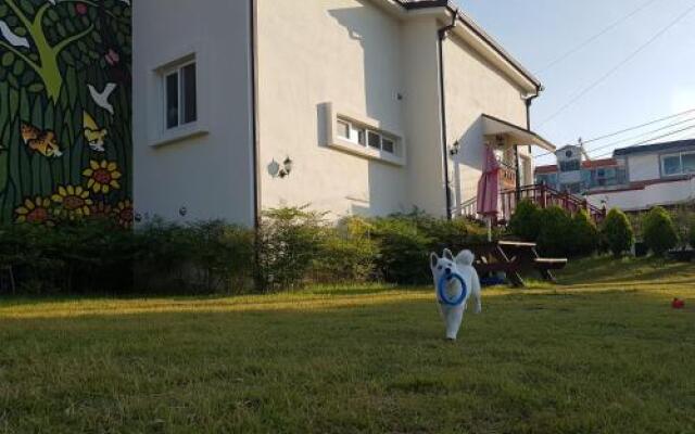 Tongyeong One Guesthouse