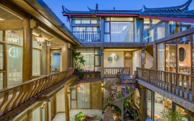 Yishu·designer light luxury vacation B & B