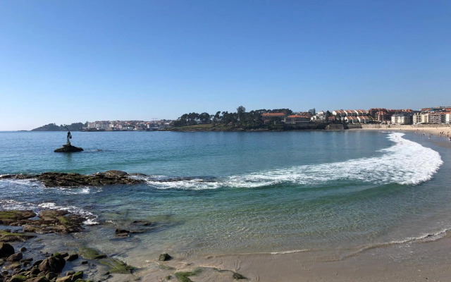Acogedor apartamento a 50m de Playa Silgar