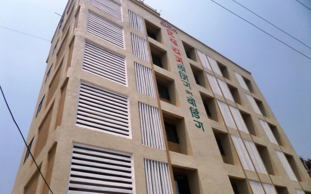 Riya Raj Hotel