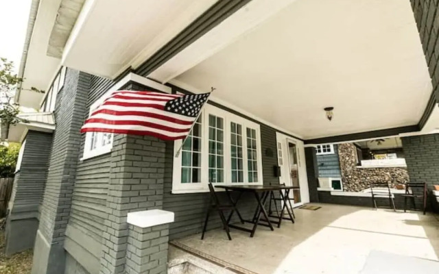 29th Street Trendy Lakeview Craftsman 8