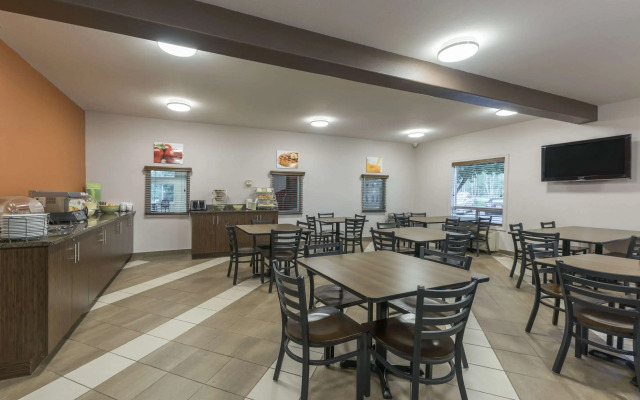 Quality Inn Airport