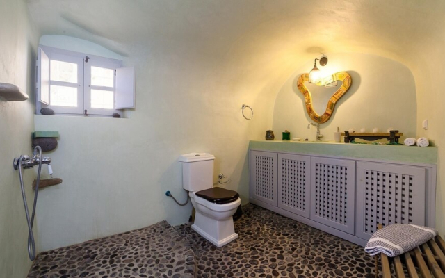 Nido House in Santorini